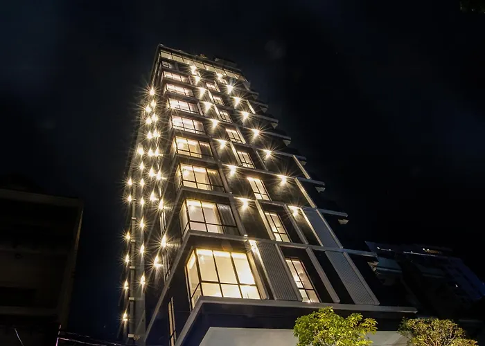 Glow Park Hotel Grand Royal Palace