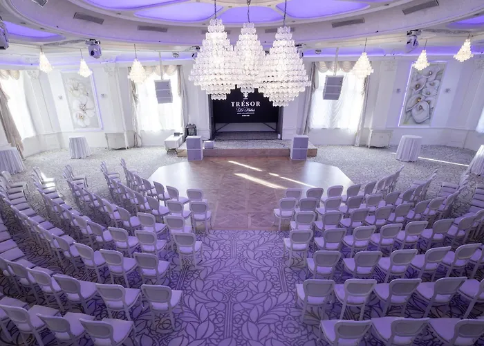 Tresor Le Palais Timisoara, Curio Collection By Hilton