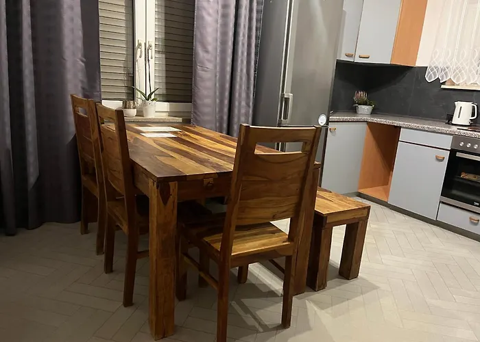 Hotel nahe College: Ferienwohnung Schwetzingen