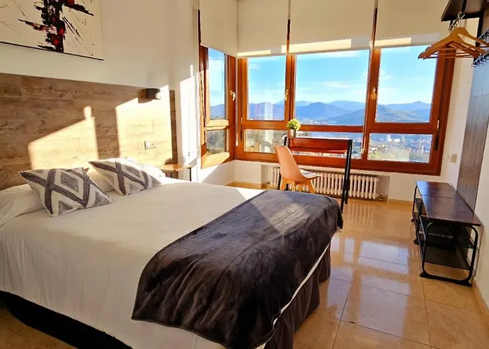 Strandhotel: Hotel Artxanda Bilbao, Parking Gratuito En El Exterior Junto Al Hotel (Adults Only)