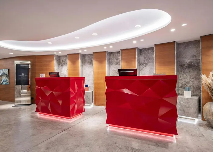  Renaissance Paris Republique &Spa