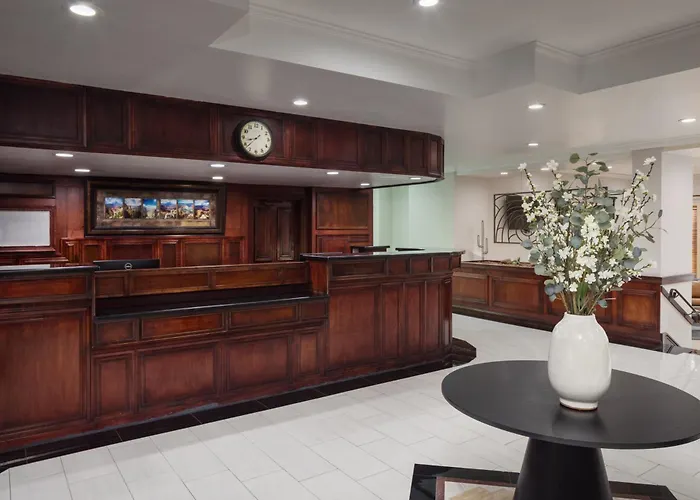 Wyndham Tucson Airport Hotel & Conference Center