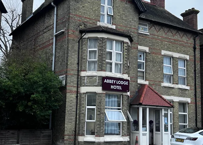 Resort: Abbey Lodge Hotel