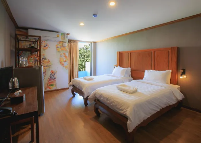 Hotel near College: S48 Hotel