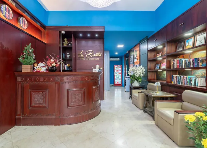 Family Hotel: La Bonita Hotel And Apartments