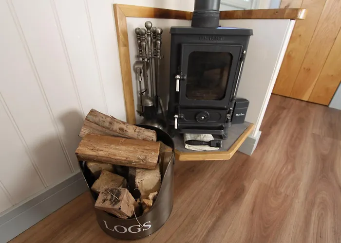 Villa: Springwood Shepherd Huts Glamping York