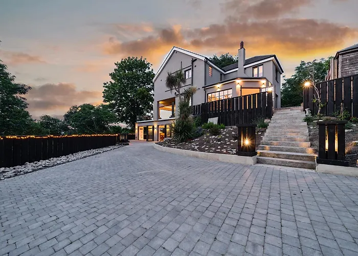 Bungalow rentals Ridge London - Luxury Designer With Hot Tub And Sauna, Bexley Borough Of London