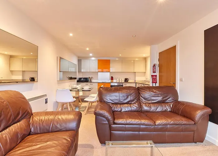 Hotel near College: City Quadrant - Properties Unique