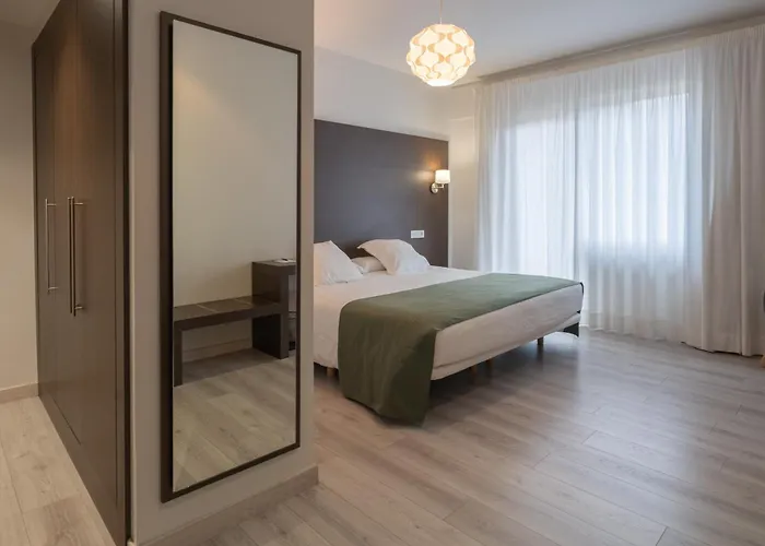 Hotel de 4 estrellas: Hotel Mendez Nuñez