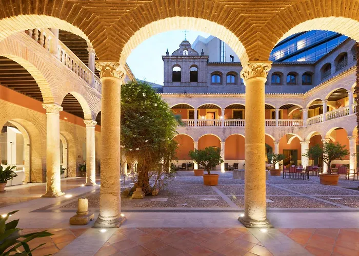 Palacio De Santa Paula