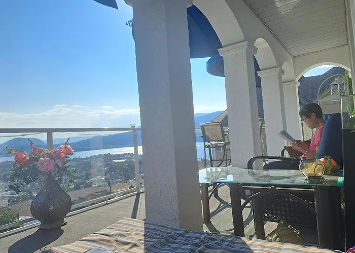 Lakeview House With 4 Rooms Kelowna Near Downtown & Knox Moutain