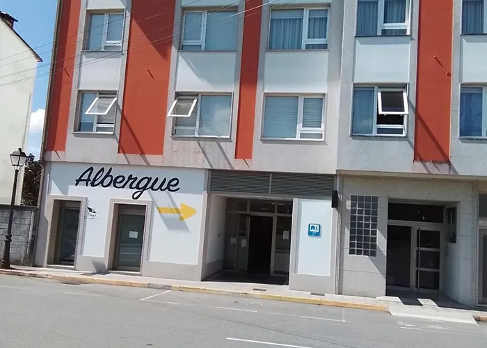 Hostel & Rooms O Albergue Da Meiga
