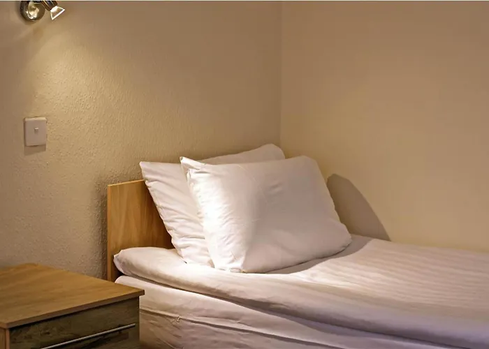 Resort: Central Hotel Golders Green
