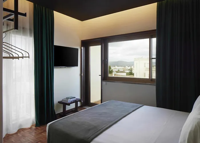 Hotel cerca del aeropuerto: Alto House Faro, AL de Assinatura Modernista