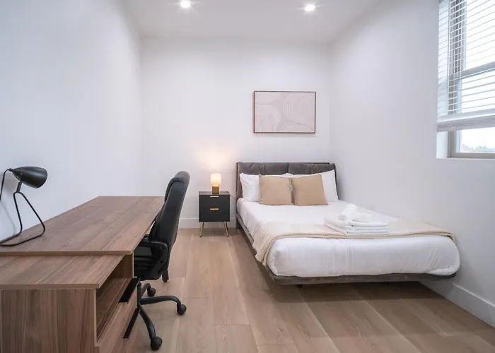 Stylish Private Room By Downtown La With Private Parking
