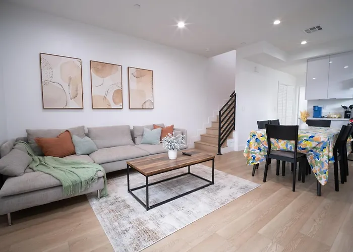 Stylish Private Room By Downtown La With Private Parking