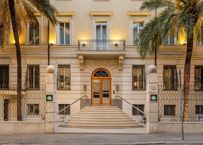 Luxury hotel only: Room Mate Collection Mia, Rome Colosseum