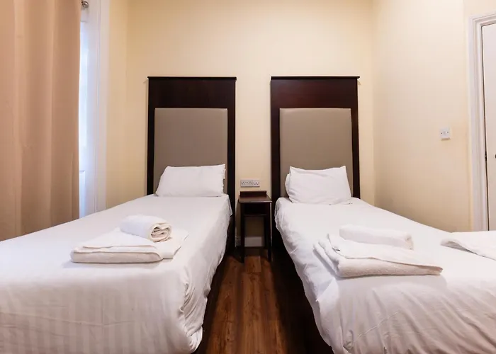 Cheap hotels Astoria