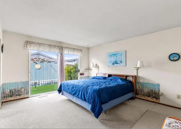 Str25-15 Master Bedroom Marina