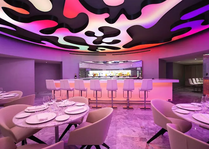  Temptation Cancun (Adults Only)