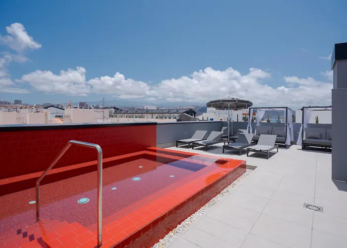 Hotel de 4 estrellas: Hotel LIVVO La Escarlata