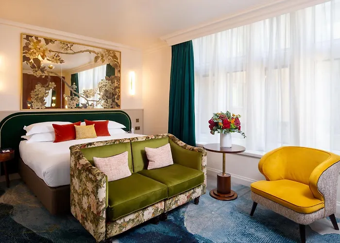 Hotel with view: The Capital Hotel, Apartments & Townhouse - Small Luxury Hotels Of The World