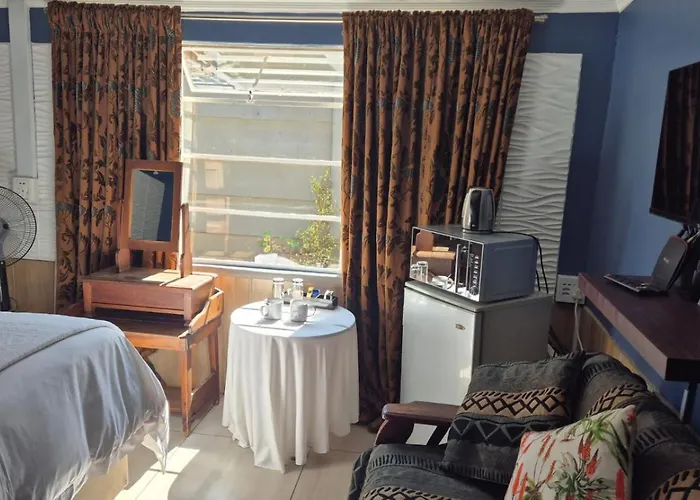 44 On Ennis Guest Lodge And Restaurant -