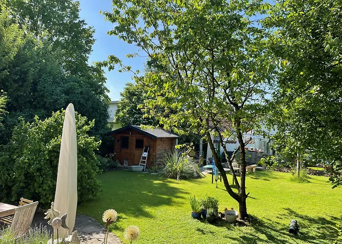 Gartenhäuschen im Grünen