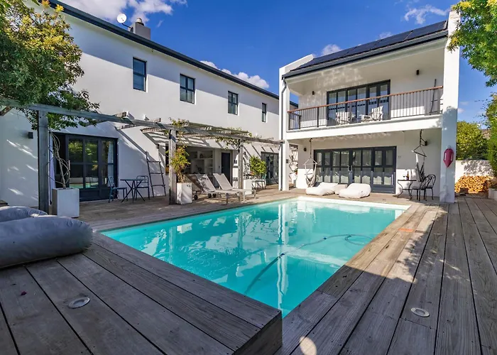 Whale Rock Luxury Lodge