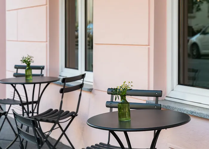 Luxury hotel only: Hotel Vier Jahreszeiten Salzburg
