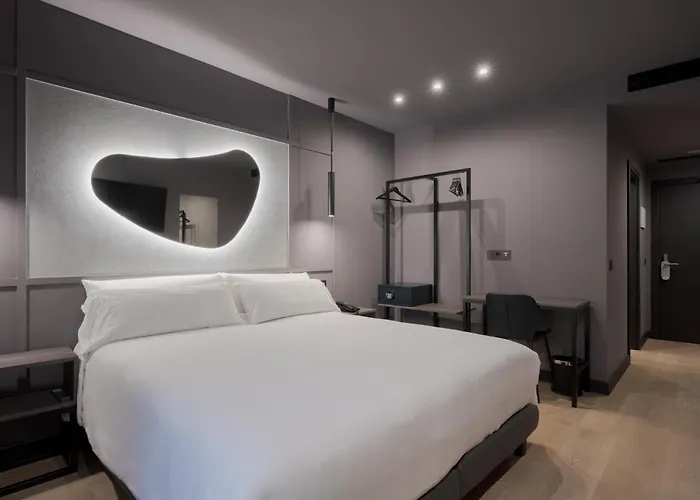 Hotel de 4 estrellas: Hotel LIVVO La Escarlata