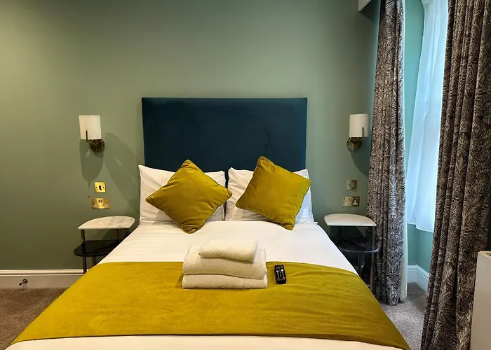 Lodging Bloomsbury Palace