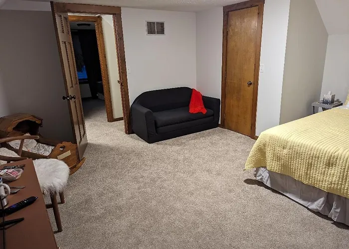 The Lazy Cat Lodge
