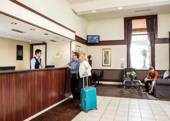 Emerald & Suites Airport