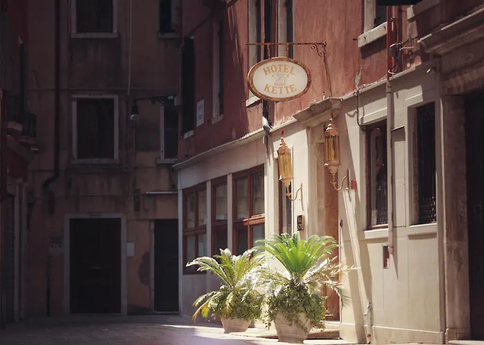 Hôtel Jacuzzi: Hotel Kette