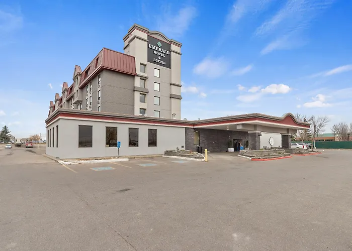 Emerald & Suites Airport