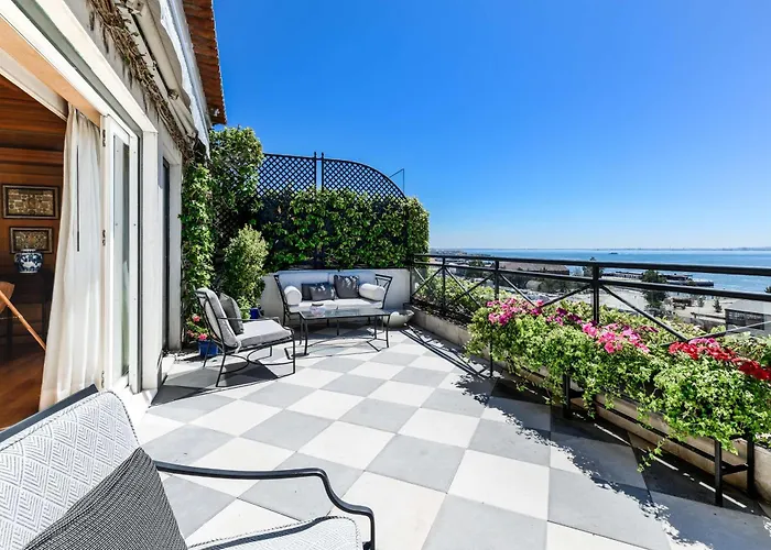 Romantic hotel: As Janelas Verdes Inn - Lisbon Heritage Collection - Riverside