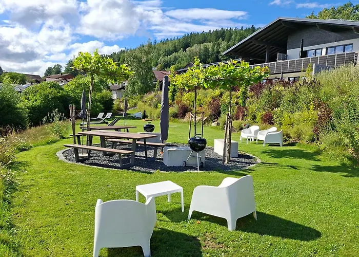 Hotel nahe College: BayVista, die Bayerwald Lodge