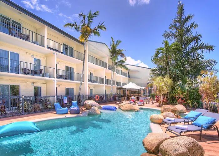 Cairns Queenslander & Apartments