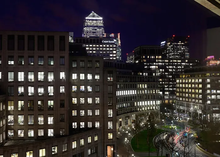 Canary Riverside Plaza