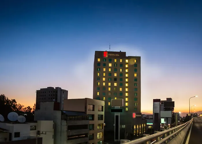Hotel con piscina: Fiesta Inn Periferico Sur