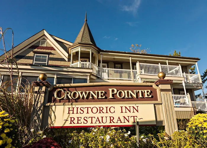 Hot Tub in Room Crowne Pointe Historic Adults Only