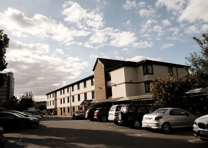 Pet Friendly hotel: The Fox & Goose Hotel