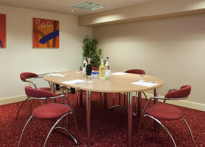 Hotel with Tennis: Holiday Inn Express Edinburgh City Centre By Ihg