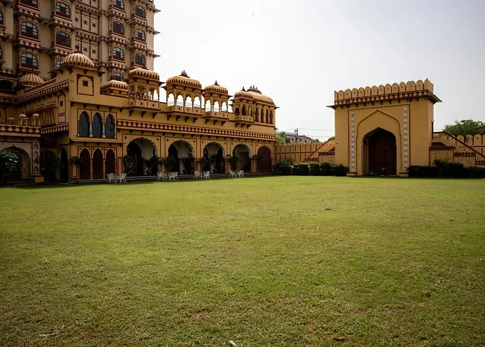 Hotel with Tennis: Umaid Haveli-A Heritage Style Hotel & Resort