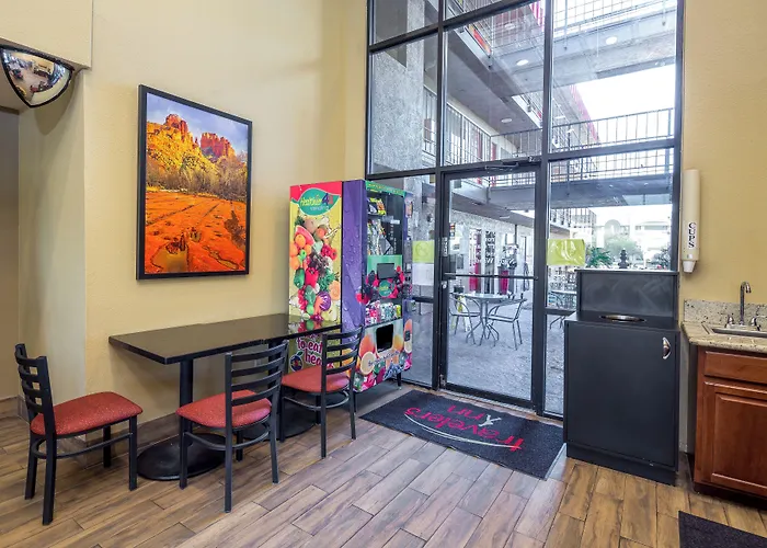 Travelers Inn - Phoenix