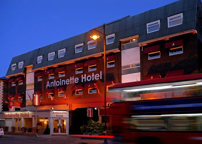 Family resorts Antoinette Wimbledon
