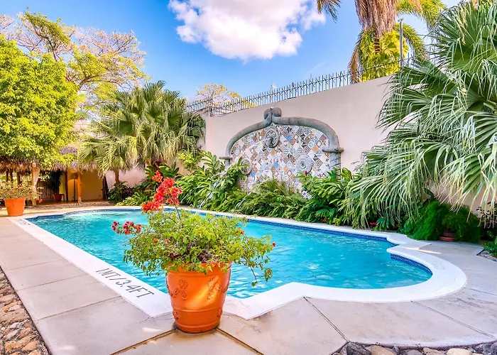 Los Robles Charming Colonial Boutique