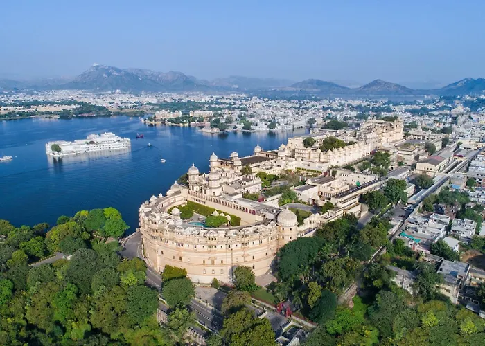 Family Hotel: Shiv Niwas Palace By Hrh Group Of Hotels