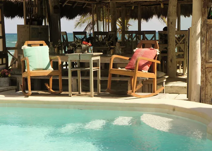 Hotel con piscina: Punta Piedra Beach Posada